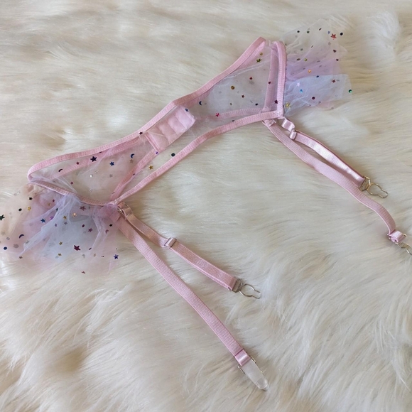 Garter Belt - Picture 2 of 6